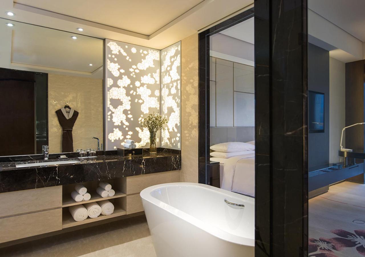 Renaissance Nanjing Olympic Centre Hotel Экстерьер фото